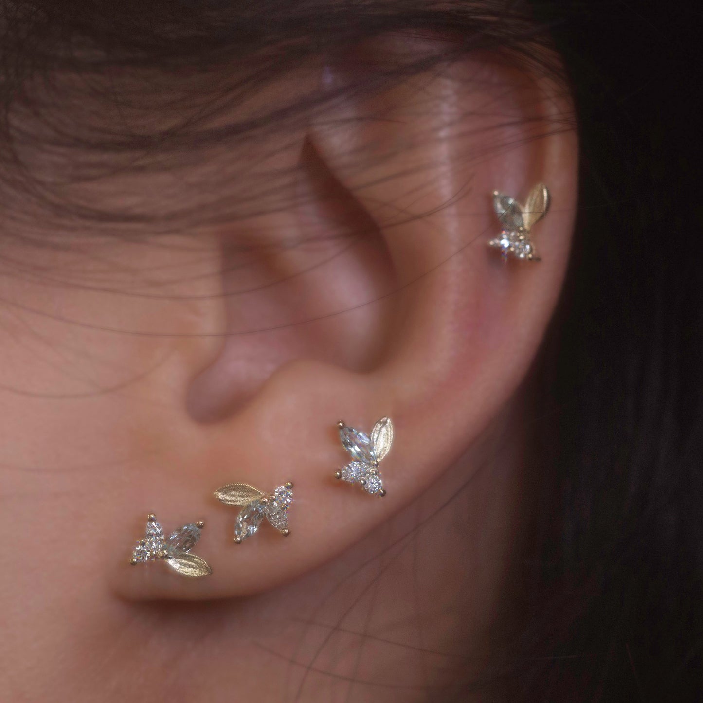 Monet's Lily Petals Threaded End with Diamond and Aquamarine